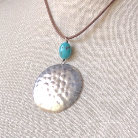 Silpada Vintage Hammered Sterling Silver Dic Turquoise Stone & Leather Necklace - Picture 3 of 7